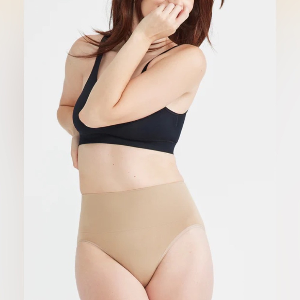Yummie Seamless Shaping Brief, Almond Color, Size S